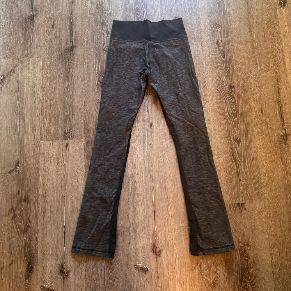 Lululemon flare leggings black with grey - Picture 2 of 5